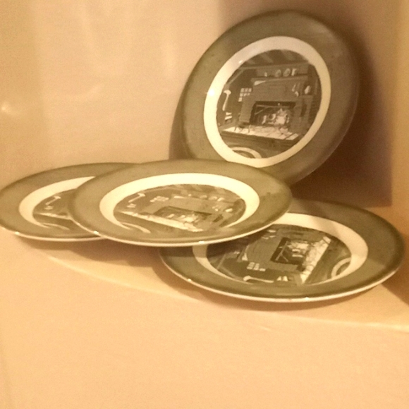 Vintage-Colonial Homestead by Royal Plate Bundle 4-10" Dinner Plates. - Picture 8 of 12
